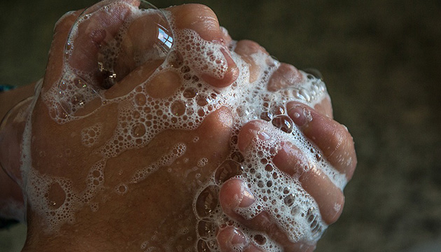 Washing your hands with soap for up to 20 seconds can help prevent the spread of COVID-19. Photo from maxpixels.net.