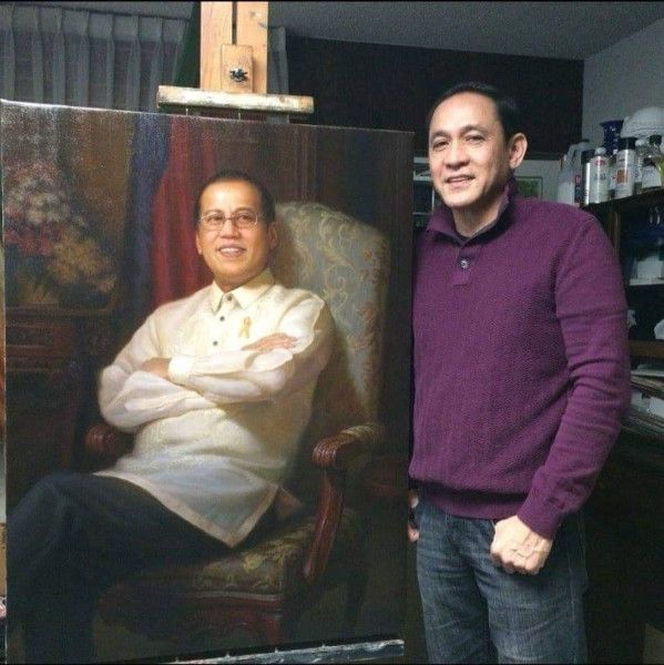 Ed Lantin with his portrait of the 15th President of the  Philippines Benigno Aquino III  (June 30, 2010 – June 30, 2016).  He painted the  32” x 42”portrait  in 2017.   It now hangs alongside official portraits of other Philippine presidents at the Malacañang  reception hall.